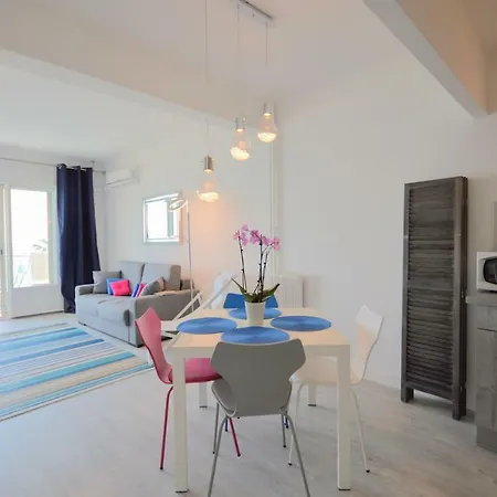 Promenade Sea Front Apartament *